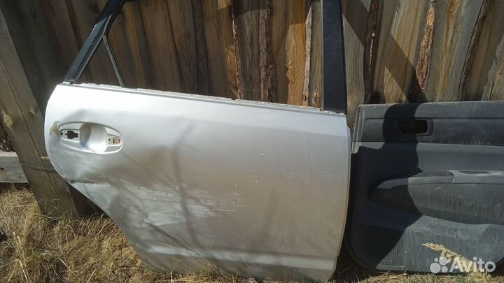 Prius 20 дверь