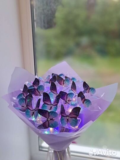 Букет из декоративных бабочек