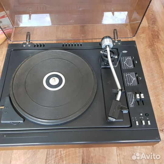 Проигрыватель винила