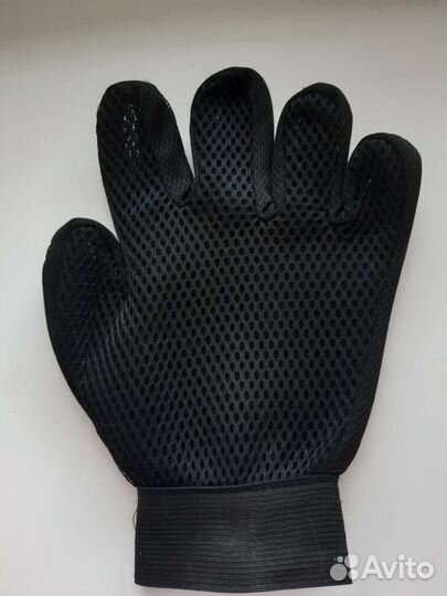 Перчатка для вычесывания шерсти