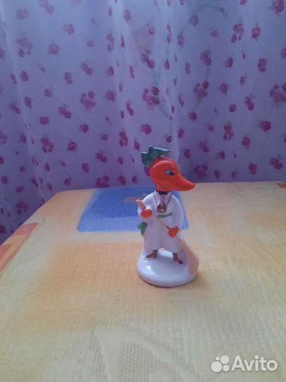 Статуэтка фарфор 