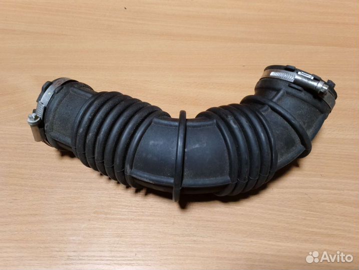 Патрубок воздушного фильтра 1.8 шевроле круз