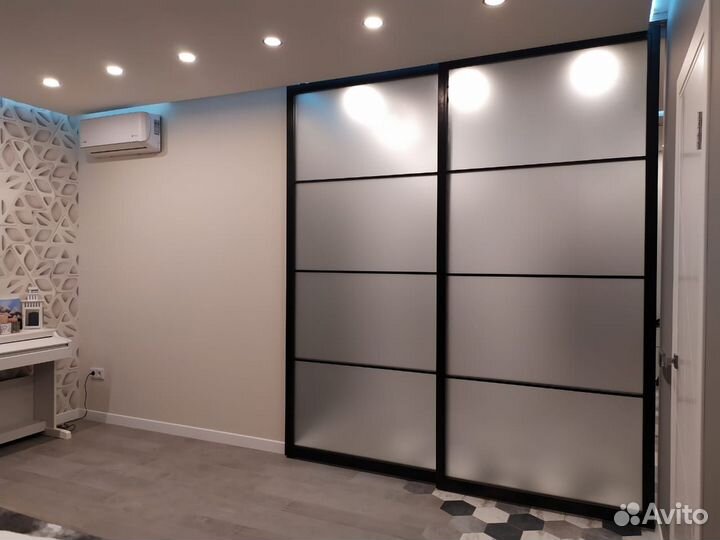 Перегородка с матовым стеклом