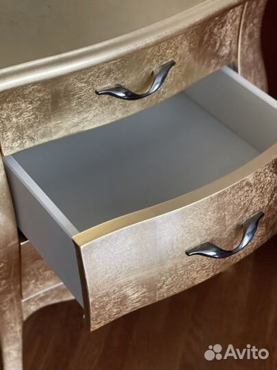 Тумба прикроватная