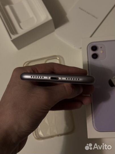 iPhone 11, 64 ГБ