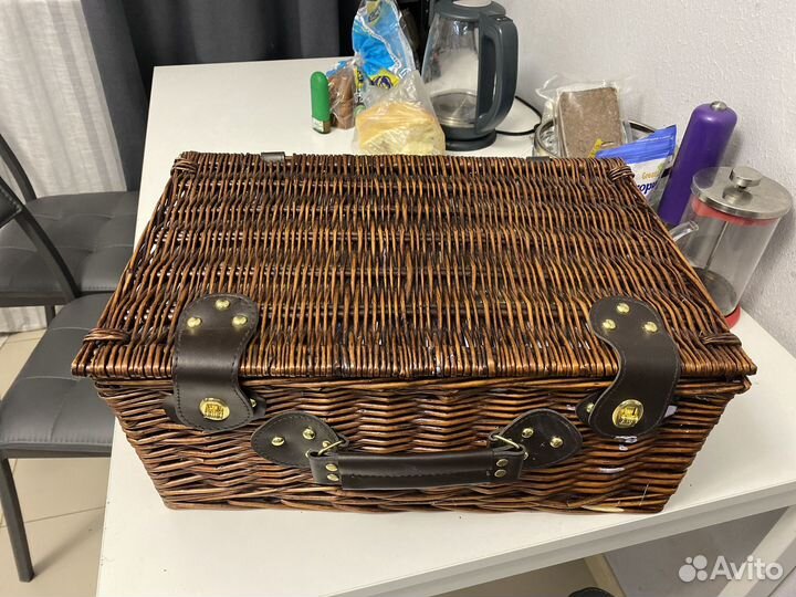 Набор для пикника в чемодане