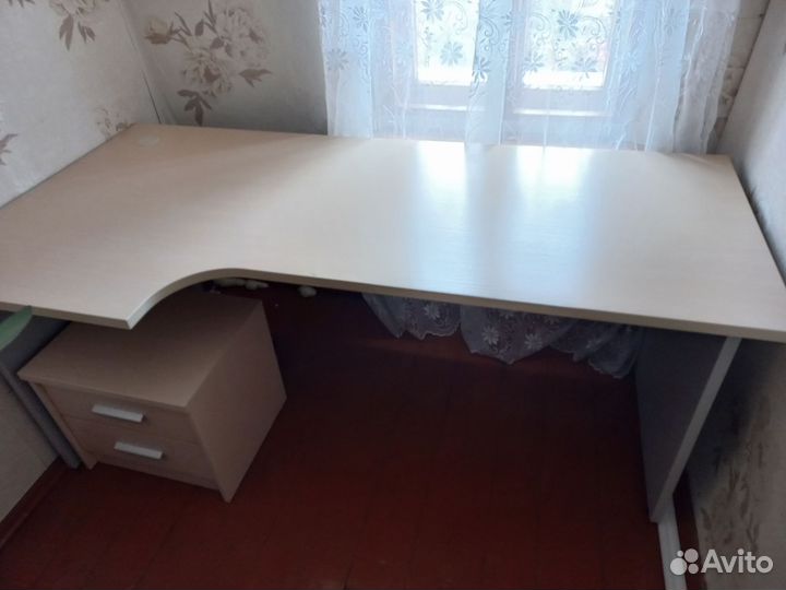 Компьютерный стол новый