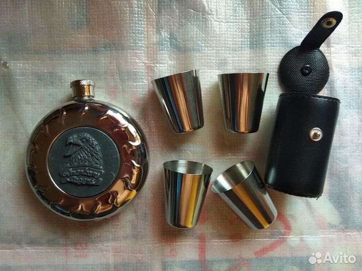 Фляжка круглая 150мл+ 4 стопки в чехле набор новые