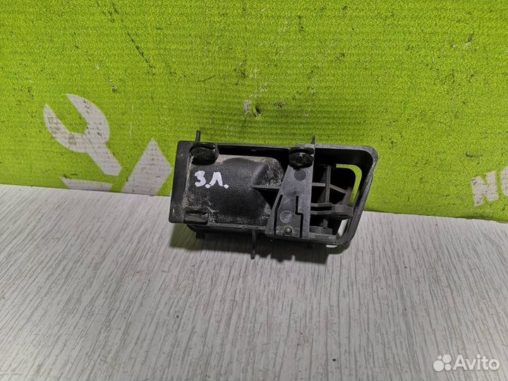 Ручка двери внутренняя левая Фольксваген Пассат