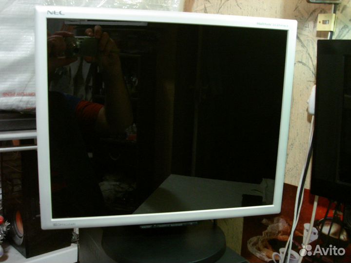 NEC MultiSync lcd1970gx.19