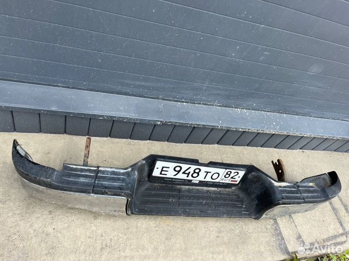 Задний бампер (задняя поперечина) Toyota Hilux 8