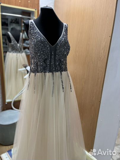 Вечернее платье