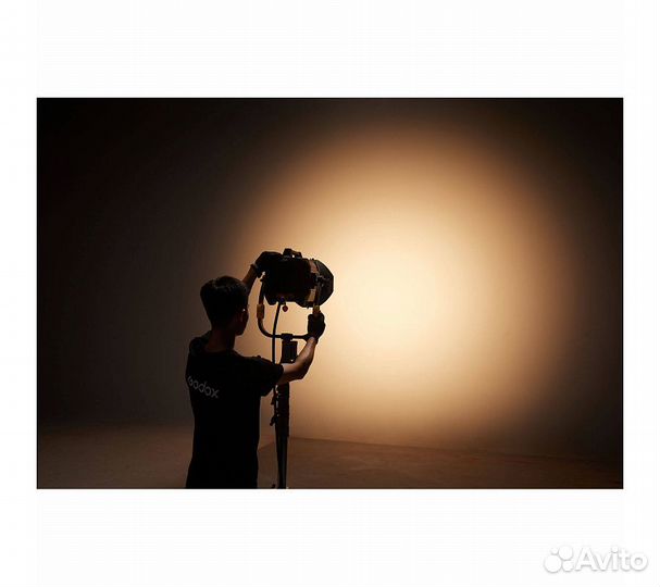 Светодиодный осветитель Godox Knowled MG1200Bi сту