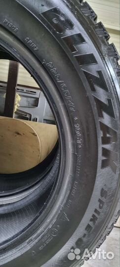 Bridgestone Blizzak Spike-01 225/65 R17 106