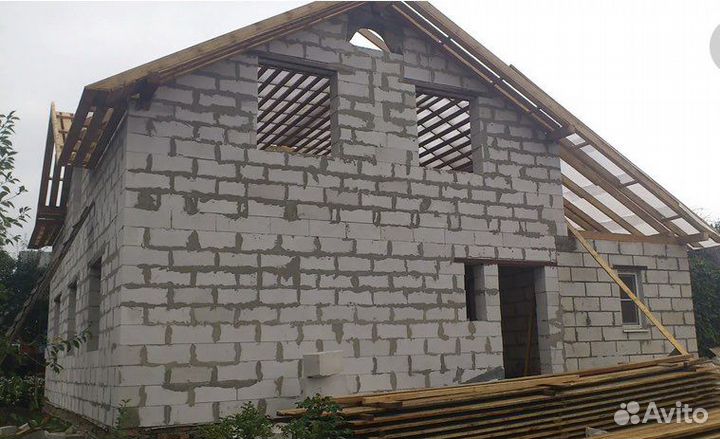 Бригада строителей