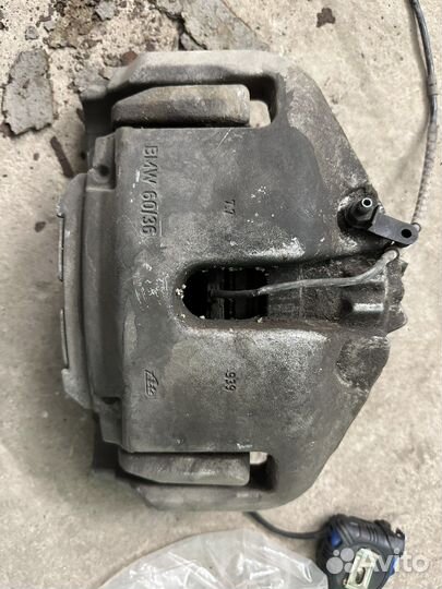 Суппорт передний BMW F10, F11. Диск тормозной