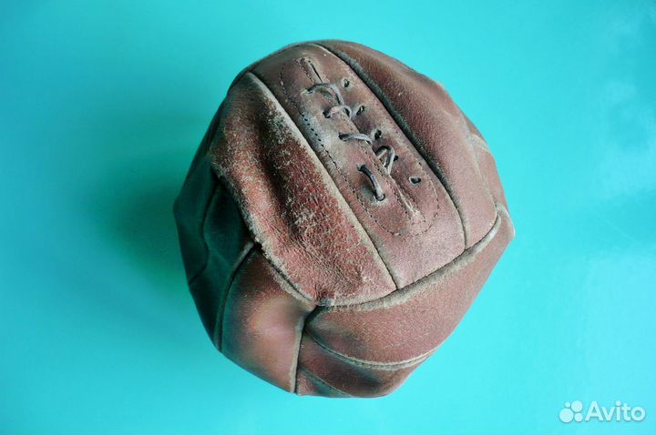 Кожаный на шнуровке волейбольный мяч СССР 50-х год