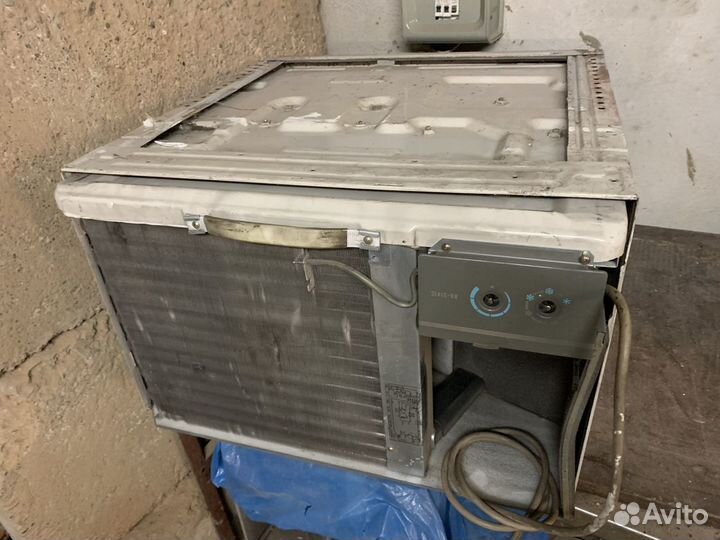 Оконный кондиционер Hitachi