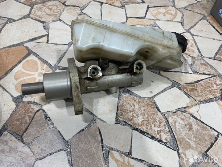 Главный тормозной цилиндр Ford Focus хэтчбэк 1.6