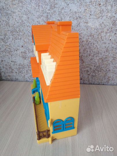 Игрушечный домик кукольный