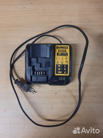 Зарядное устройство Dewalt dcb107 купить в Петергофе | Товары для дома ...