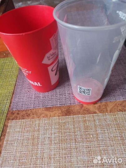 Пластиковые стаканы2 штуки