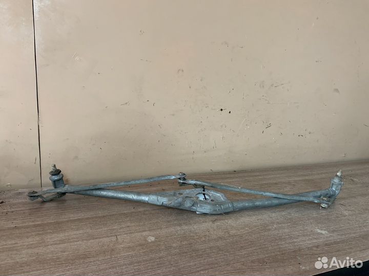 Трапеция стеклоочистителя Volkswagen Passat B4