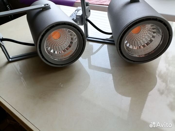 LED philips ST320t прожектор трековый