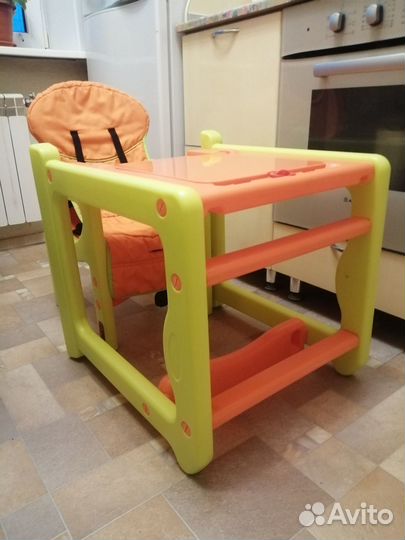 Детский стульчик для кормления