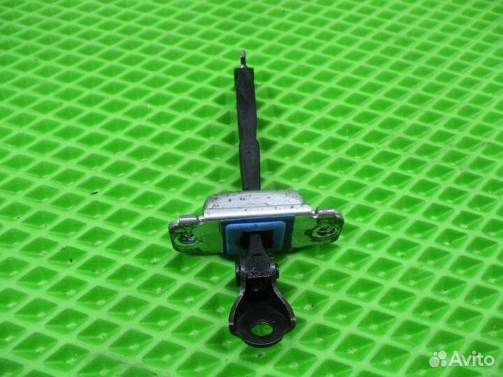 Ограничитель двери передний правый Hyundai Creta