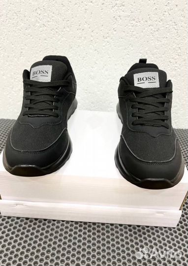 Кроссовки Boss эргономичные