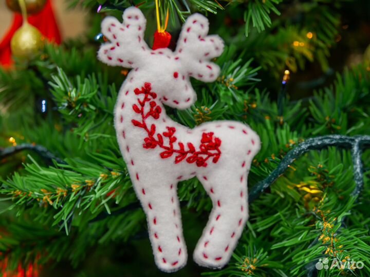 Новогодняя игрушка из фетра