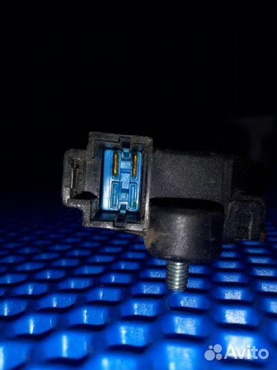 Замок двери задний левый Hyundai Sonata EF G4GC