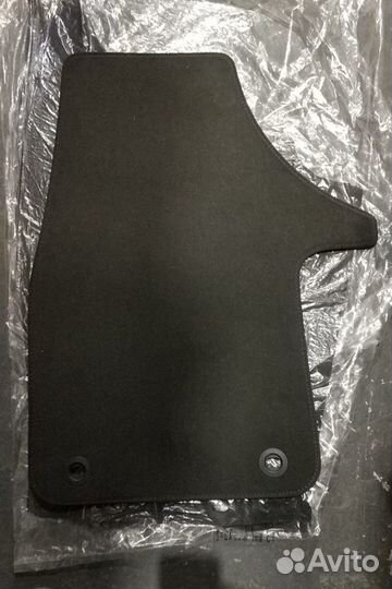 Коврик пассажирский VW TransporterT5 7H5863714aruy