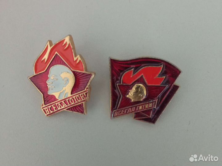 Наборы значков школьников СССР