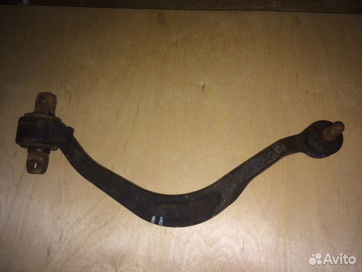 Рычаг левый Mitsubishi Galant, Emeraude, Eterna, L