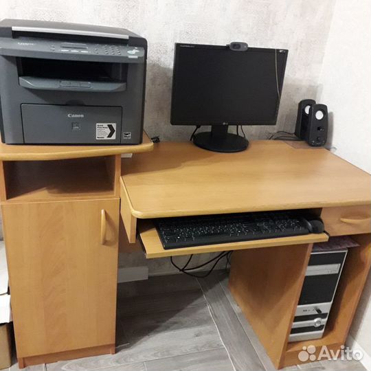 Компьютерный стол