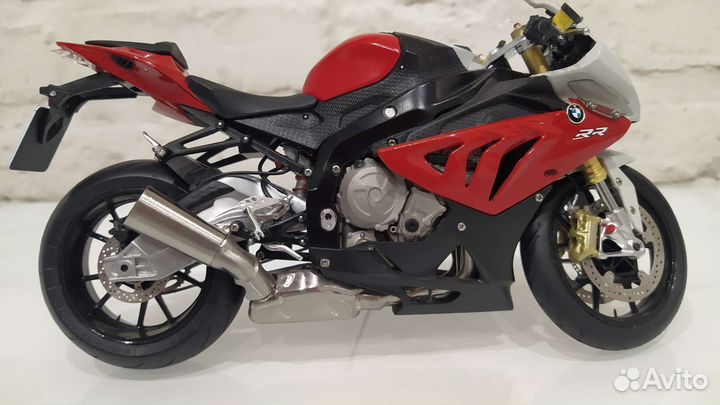 Масштабная модель мотоцикла BMW S 1000 RR