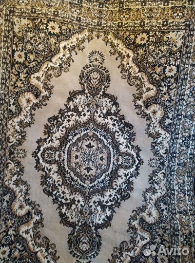 Ковер шерстяной