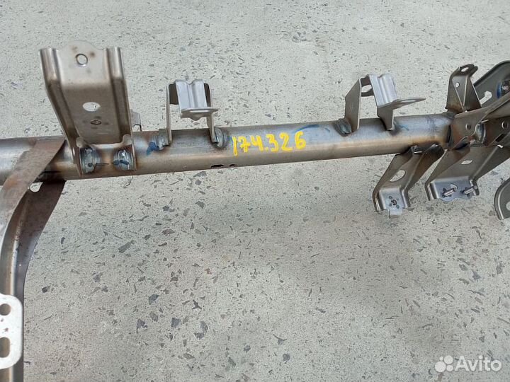 Крепление торпедо Lexus LX570