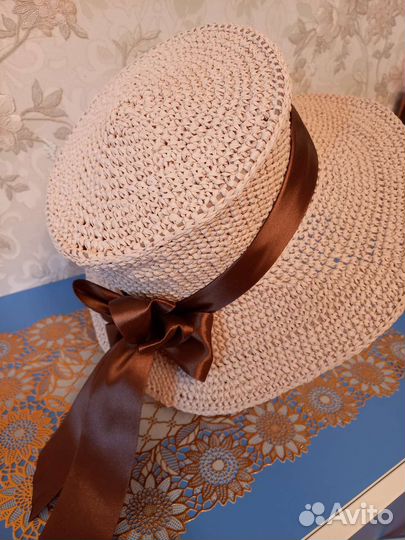Шляпа женская из рафии