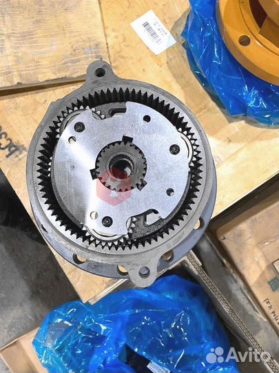 Поворотный редуктор Hitachi EX120-5