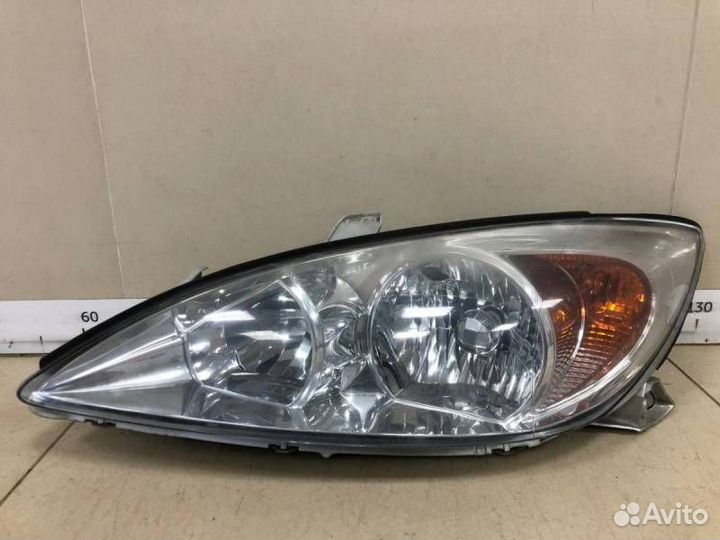 Фара левая Toyota Camry