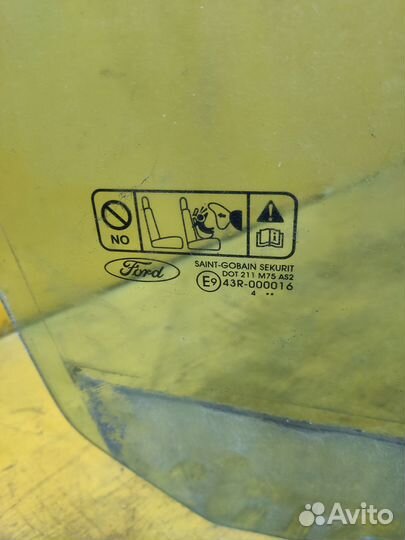 Стекло переднее правое Ford Focus II