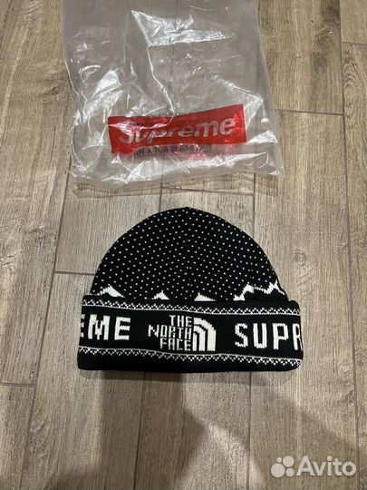 Шапка the north face supreme