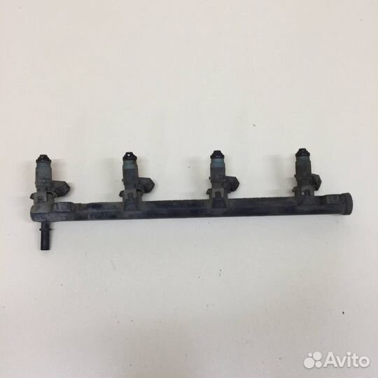 Рейка топливная рампа Renault Megane 2 2002-2009