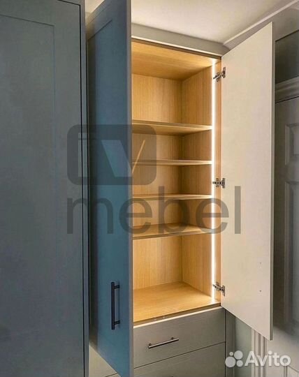 Шкаф двухстворчатый