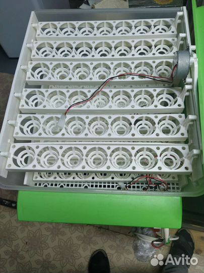 Инкубатор для яиц автоматический