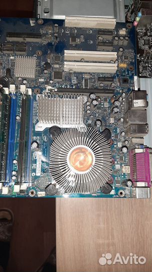 Материнская плата с процессором и памятью