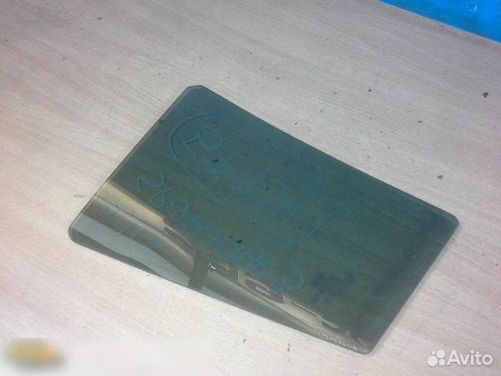 Стекло кузовное глухое левое Kia Sportage 2010-201